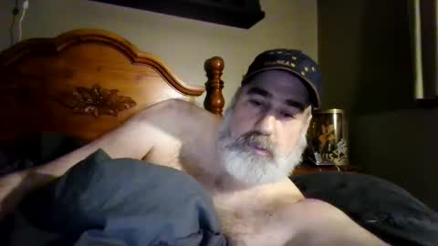 Snapshot of straightbear4you chatting on September 19, 2025, 8:27 am Straightbear4you online show from September 19, 2025, 8:27 am