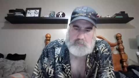 Snapshot of straightbear4you chatting on September 29, 2025, 10:25 pm Straightbear4you online show from September 29, 2025, 10:25 pm