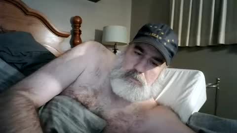 Snapshot of straightbear4you chatting on October 20, 2025, 10:16 am Straightbear4you online show from October 20, 2025, 10:16 am