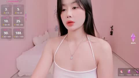 Snapshot of strawberry_loveee chatting on September 16, 2025, 5:14 pm strawberry_loveee online show from September 16, 2025, 5:14 pm