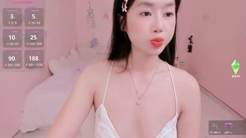 Snapshot of strawberry_loveee chatting on September 29, 2025, 3:39 pm strawberry_loveee online show from September 29, 2025, 3:39 pm