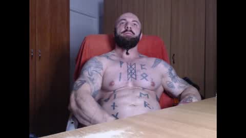 Snapshot of strongivan chatting on December 5, 2024, 7:38 pm StrongIvan online show from December 5, 2024, 7:38 pm