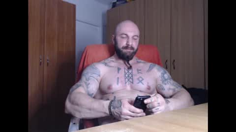 Snapshot of strongivan chatting on January 6, 2025, 7:13 pm StrongIvan online show from January 6, 2025, 7:13 pm