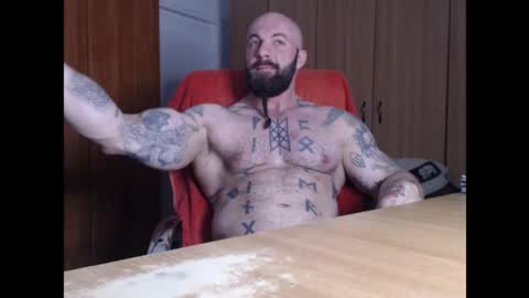 Snapshot of strongivan chatting on October 8, 2025, 5:54 pm StrongIvan online show from October 8, 2025, 5:54 pm