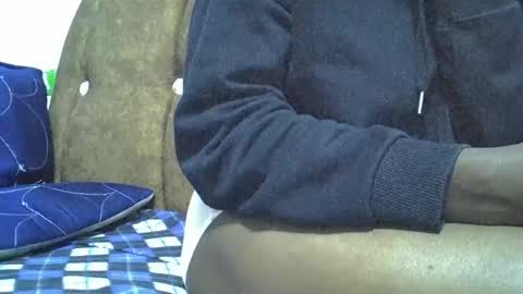 Snapshot of submissive_slut001 chatting on December 27, 2024, 6:10 pm submissive_slut001 online show from December 27, 2024, 6:10 pm