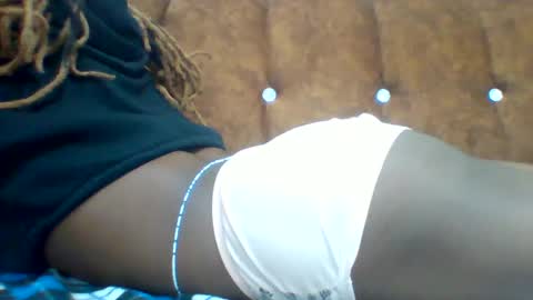 Snapshot of submissive_slut001 chatting on January 8, 2025, 2:35 pm submissive_slut001 online show from January 8, 2025, 2:35 pm