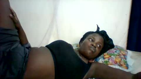 Snapshot of submissive_slut001 chatting on November 7, 2025, 9:09 am submissive_slut001 online show from November 7, 2025, 9:09 am