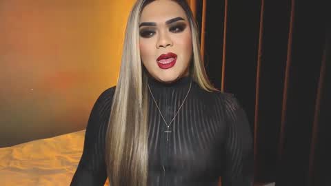 Snapshot of suckablecockoffreya chatting on December 18, 2024, 6:14 pm JADE ELYSE online show from December 18, 2024, 6:14 pm