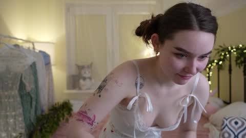 Snapshot of sugar_peasy chatting on February 6, 2025, 8:23 pm Rikki online show from February 6, 2025, 8:23 pm