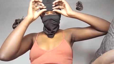 Snapshot of sultryaura chatting on October 15, 2025, 6:02 am maskedtemptress online show from October 15, 2025, 6:02 am