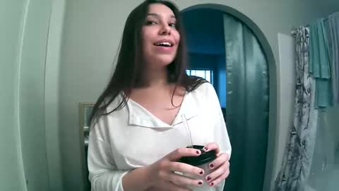 Snapshot of sultrylotus chatting on November 5, 2025, 6:52 pm sultrylotus online show from November 5, 2025, 6:52 pm