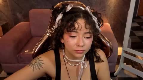 Snapshot of sunny2_b chatting on November 7, 2025, 6:30 pm sunny2_b online show from November 7, 2025, 6:30 pm