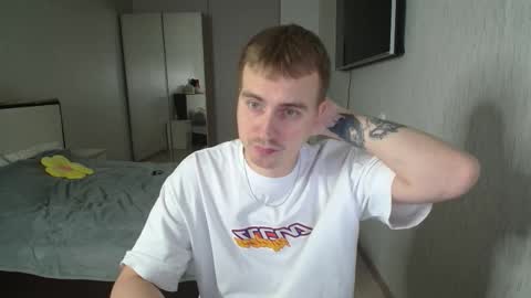 Snapshot of sunnydiamonds122 chatting on October 13, 2025, 4:40 pm Rogher  Diana online show from October 13, 2025, 4:40 pm