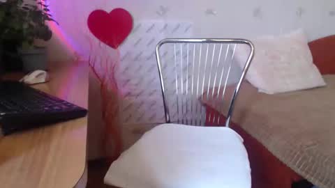 Snapshot of sunnyjoys chatting on February 17, 2025, 1:32 pm Alina Streams Mon to Fri online show from February 17, 2025, 1:32 pm