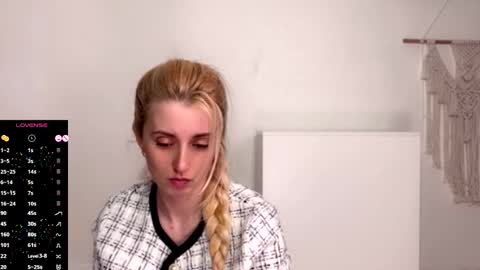 Snapshot of super_peach_stream chatting on March 9, 2025, 7:37 pm ANNApvt open full info in bio online show from March 9, 2025, 7:37 pm