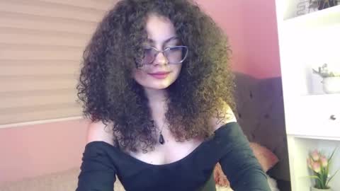 Snapshot of susan_bluee chatting on February 5, 2025, 6:46 am Susan online show from February 5, 2025, 6:46 am