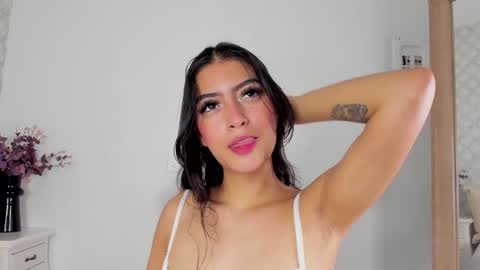 Snapshot of susana__sanchez chatting on February 21, 2025, 11:01 am  SUSANA  online show from February 21, 2025, 11:01 am
