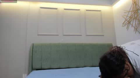 Snapshot of susannewolf_ chatting on October 3, 2025, 12:13 pm Amelia online show from October 3, 2025, 12:13 pm
