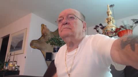 Snapshot of suv1 chatting on January 13, 2025, 12:35 pm Otto online show from January 13, 2025, 12:35 pm