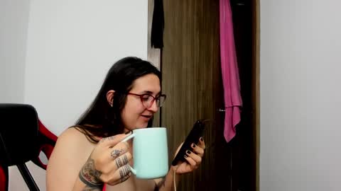 Snapshot of sweet__suck69bitch chatting on December 16, 2024, 5:06 am sweet__suck69bitch online show from December 16, 2024, 5:06 am