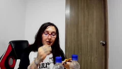 Snapshot of sweet__suck69bitch chatting on February 20, 2025, 2:51 am sweet__suck69bitch online show from February 20, 2025, 2:51 am