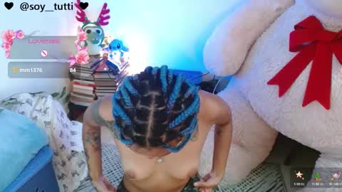 Snapshot of sweet_bluee chatting on December 10, 2024, 3:01 pm Tutti online show from December 10, 2024, 3:01 pm