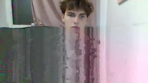 sweet_boy070 online show from November 18, 2025, 4:55 pm