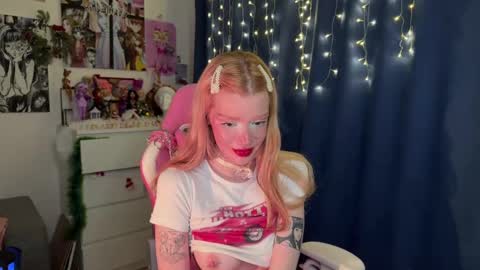 Snapshot of sweet_melissa133 chatting on December 18, 2024, 4:17 pm Melissa. Join me on Fansly link in social medias online show from December 18, 2024, 4:17 pm