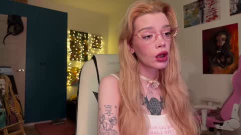 Snapshot of sweet_melissa133 chatting on January 26, 2025, 10:02 pm Melissa. Join me on Fansly link in social medias online show from January 26, 2025, 10:02 pm