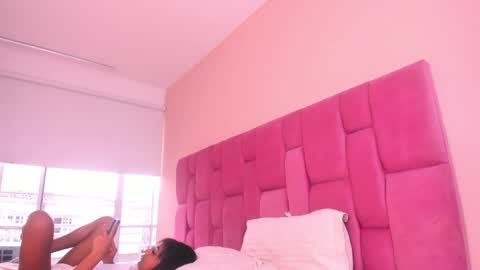 Snapshot of sweet_stacie chatting on March 5, 2025, 8:00 pm sweet_stacie online show from March 5, 2025, 8:00 pm