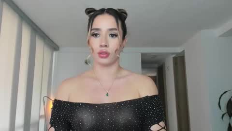 Camila online show from March 5, 2025, 3:51 pm