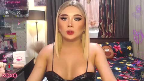 Snapshot of sweetbella118 chatting on December 9, 2024, 7:50 am bella online show from December 9, 2024, 7:50 am