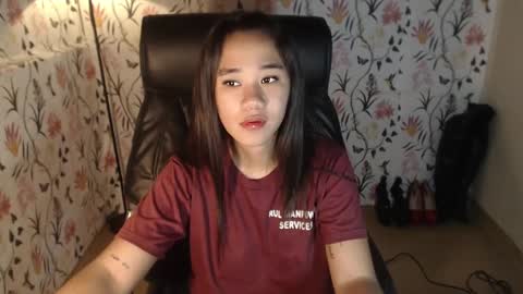 Snapshot of sweetdannica chatting on December 19, 2024, 7:40 am Danni online show from December 19, 2024, 7:40 am