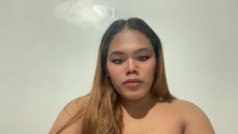 Snapshot of sweethot_bella chatting on October 18, 2025, 10:49 am Bella online show from October 18, 2025, 10:49 am