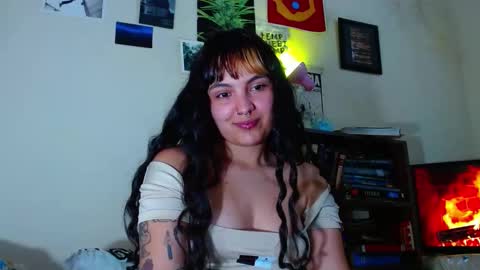 Snapshot of sweetie_maryy chatting on February 13, 2025, 9:49 pm Maria my insta sweetie maryy online show from February 13, 2025, 9:49 pm