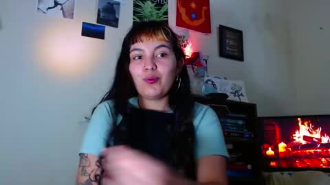 Snapshot of sweetie_maryy chatting on February 23, 2025, 11:47 pm Maria my insta sweetie maryy online show from February 23, 2025, 11:47 pm