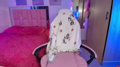 Snapshot of sweetlune chatting on October 22, 2025, 1:11 pm SweetLune online show from October 22, 2025, 1:11 pm