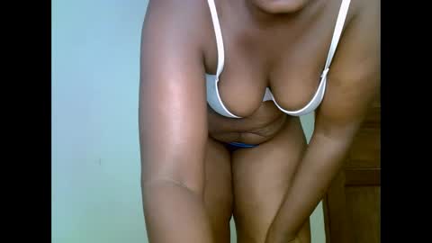 Snapshot of sweetrenne chatting on February 15, 2025, 7:49 am sweetrenne online show from February 15, 2025, 7:49 am