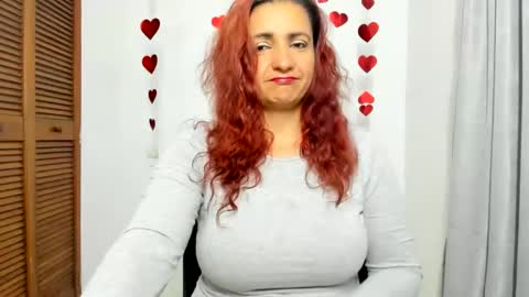 Snapshot of sweetsofia5 chatting on December 14, 2024, 5:07 am Sofia online show from December 14, 2024, 5:07 am