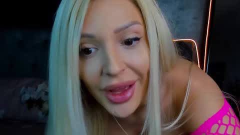 Snapshot of sweettheaa_ chatting on October 12, 2025, 7:02 pm Jessica online show from October 12, 2025, 7:02 pm