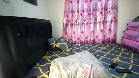 Snapshot of sweetthick_2 chatting on December 10, 2024, 5:33 pm PEACHES online show from December 10, 2024, 5:33 pm