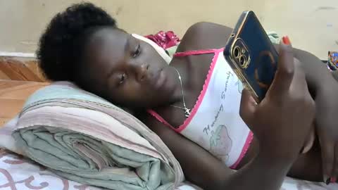 Snapshot of sweetvallerie chatting on February 16, 2025, 2:00 pm sweetvallerie online show from February 16, 2025, 2:00 pm