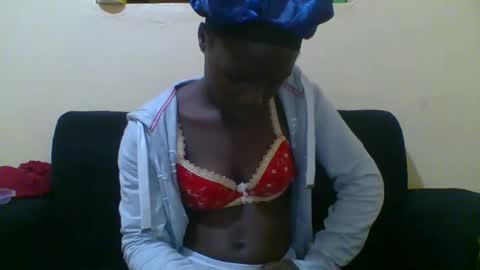 Snapshot of sweetvallerie chatting on October 27, 2025, 6:45 pm sweetvallerie online show from October 27, 2025, 6:45 pm