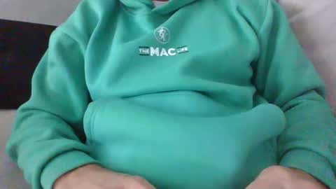 Snapshot of swimfit49 chatting on October 30, 2025, 1:23 pm swimfit49 online show from October 30, 2025, 1:23 pm