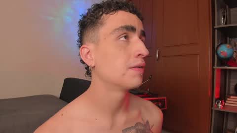 Snapshot of syd_onnfire chatting on February 9, 2025, 6:11 am Syd online show from February 9, 2025, 6:11 am