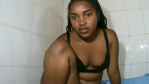 sylviasexy27 online show from February 18, 2025, 12:15 am