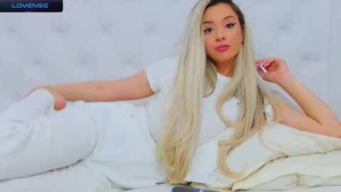 Snapshot of taahiraarabian chatting on February 24, 2025, 4:15 pm Arianna online show from February 24, 2025, 4:15 pm