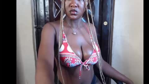 Snapshot of tall_choco chatting on November 18, 2025, 8:19 am tall_choco online show from November 18, 2025, 8:19 am