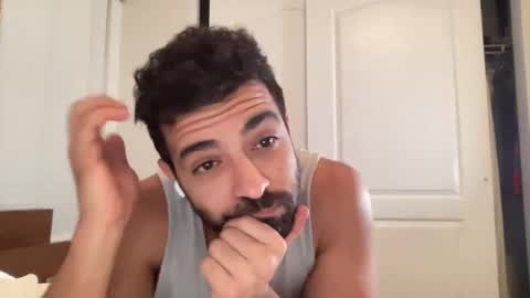 Snapshot of tan_and_spicy chatting on December 1, 2024, 11:47 pm tan and spicy online show from December 1, 2024, 11:47 pm