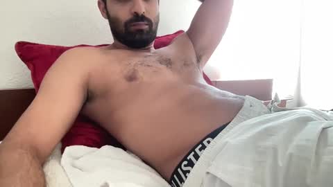 Snapshot of tan_and_spicy chatting on December 3, 2024, 6:17 pm tan and spicy online show from December 3, 2024, 6:17 pm